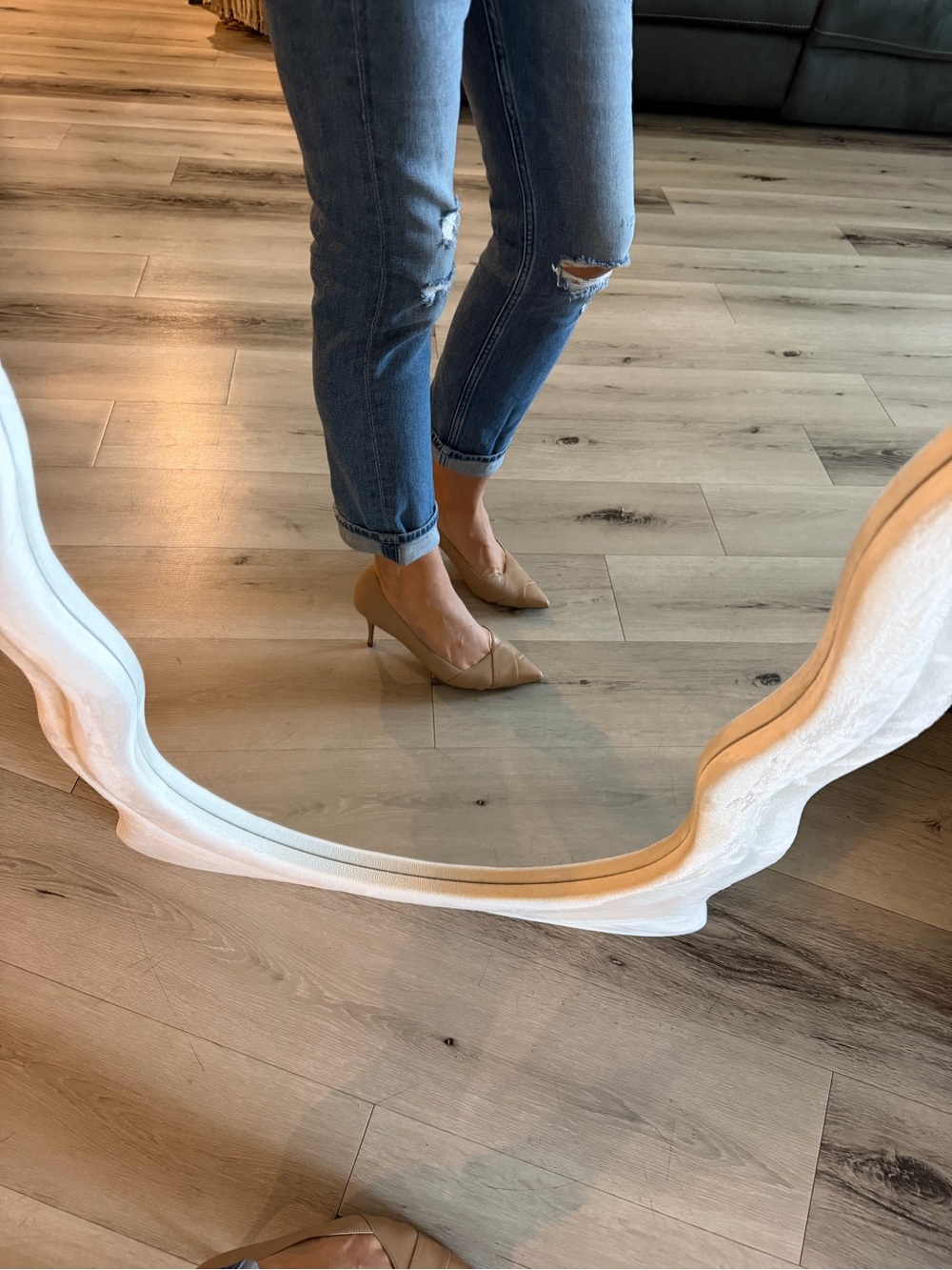 Linea Paolo
Classic Pointed-Toe Stiletto Pump in Tan